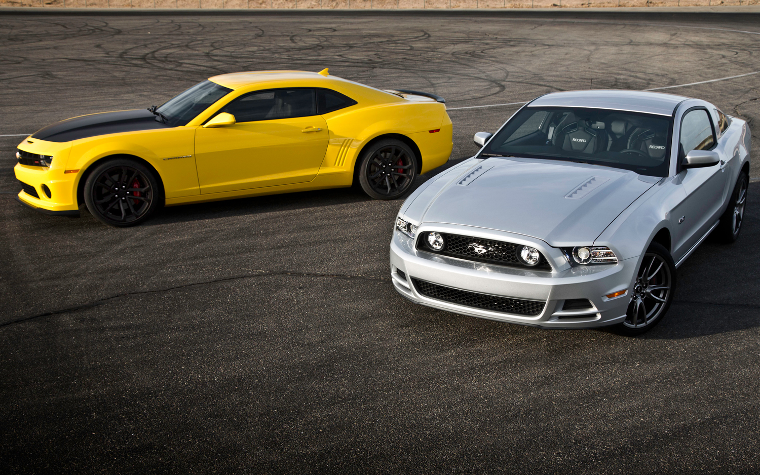 Ford mustang 2013 vs chevrolet camaro #6